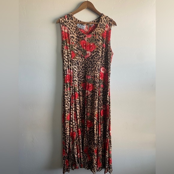 m.p.h Dresses & Skirts - M.P.H - Leopard 🐆 and Rose 🌹 Dress